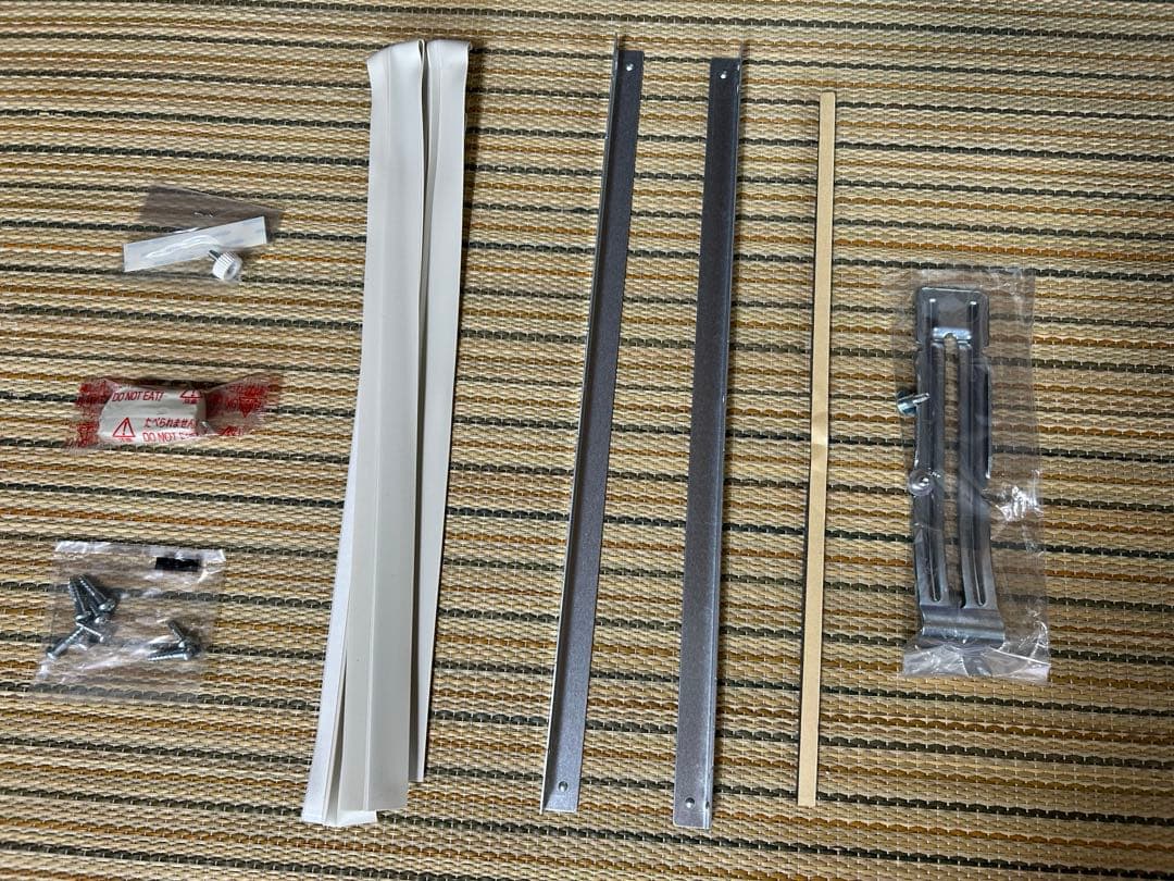 コロナ　ウインドエアコンの窓枠　標準取付枠