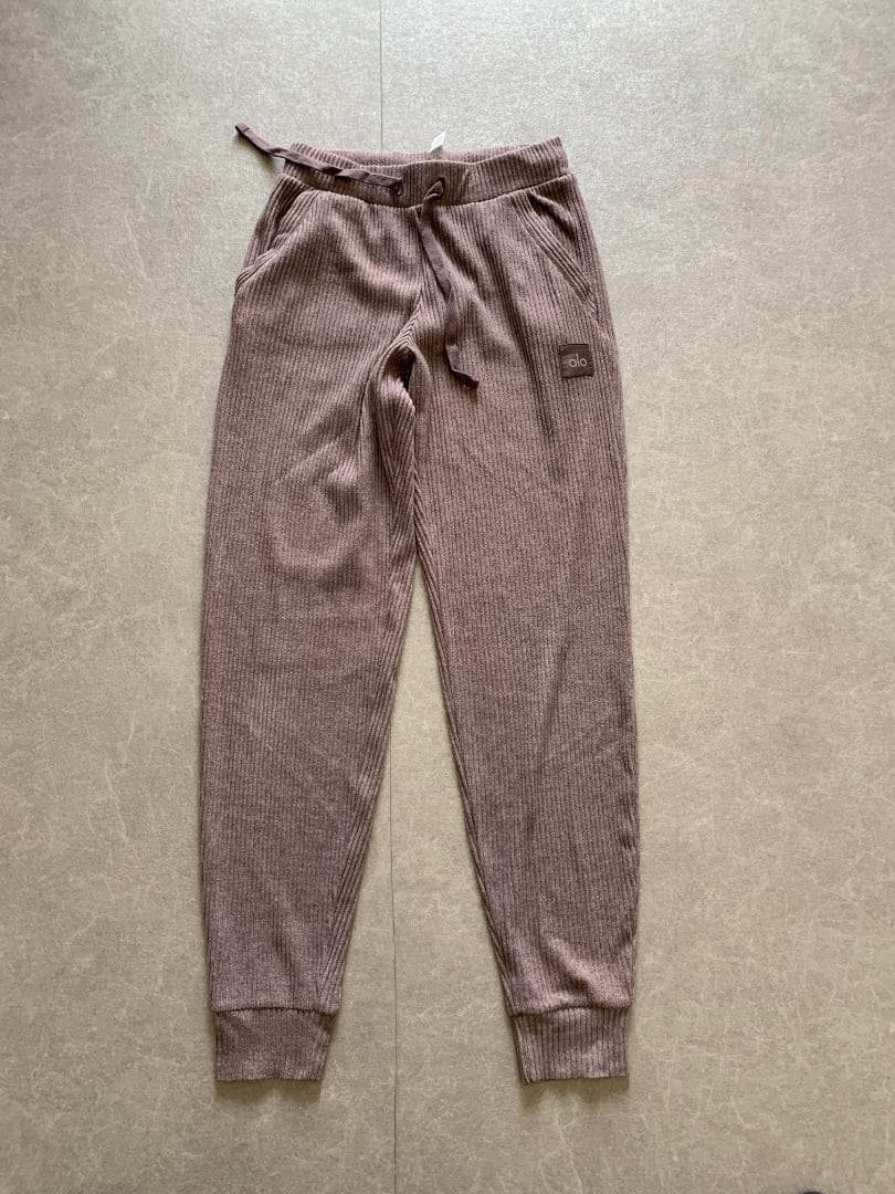 alo YOGA MUSE フーディ+ミューズスウェットパンツ