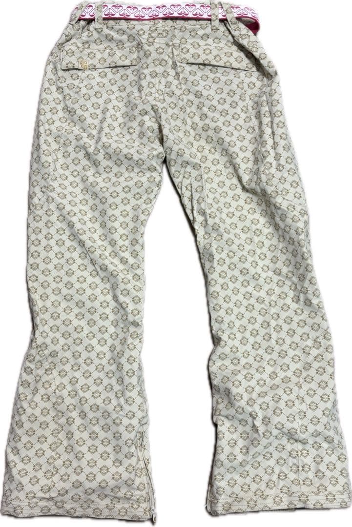 赤いスノーボードウェア（女性用）