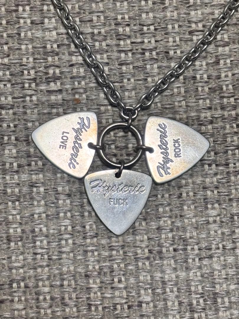 ヒステリックグラマー　ネックレス　ギターピック　３連