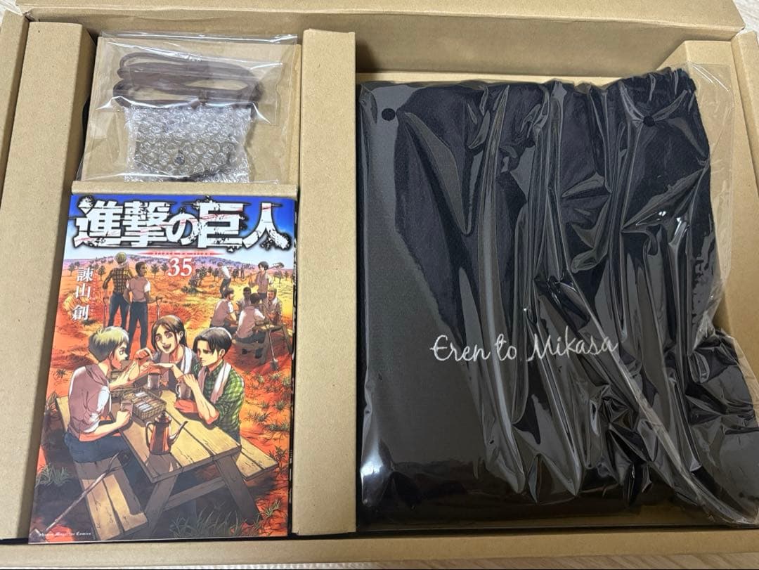 進撃の巨人　画集　FLY 完全セット　35巻あり　諌山創