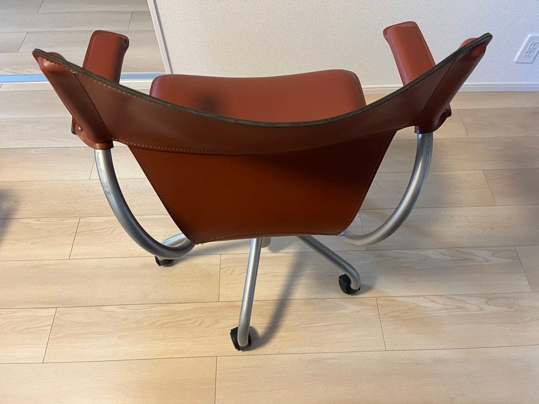 カリモク デスクチェア ヌメ革 XT4310VJ 送料込み