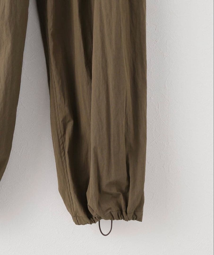 ナイロンパラシュートパンツ