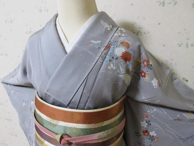 訪問着：美品-花と水流とオシドリと民家：高級品グレー：袷正絹：N88
