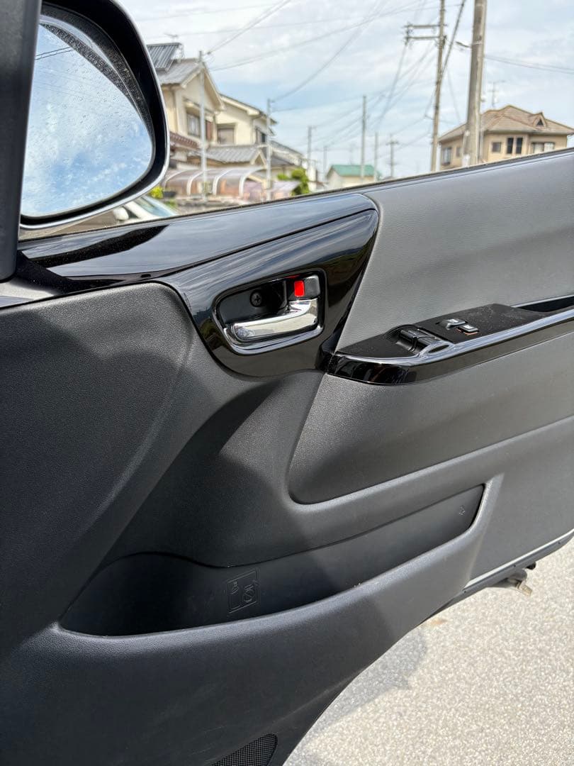 ハイエースワイド コンソールパネル　SilkBlaze Kスペックピアノブラック