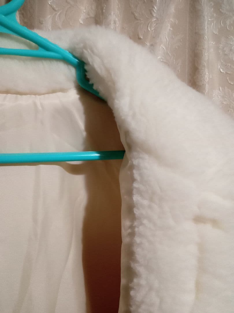 lilirena　ボアポンチョ　　ホワイト