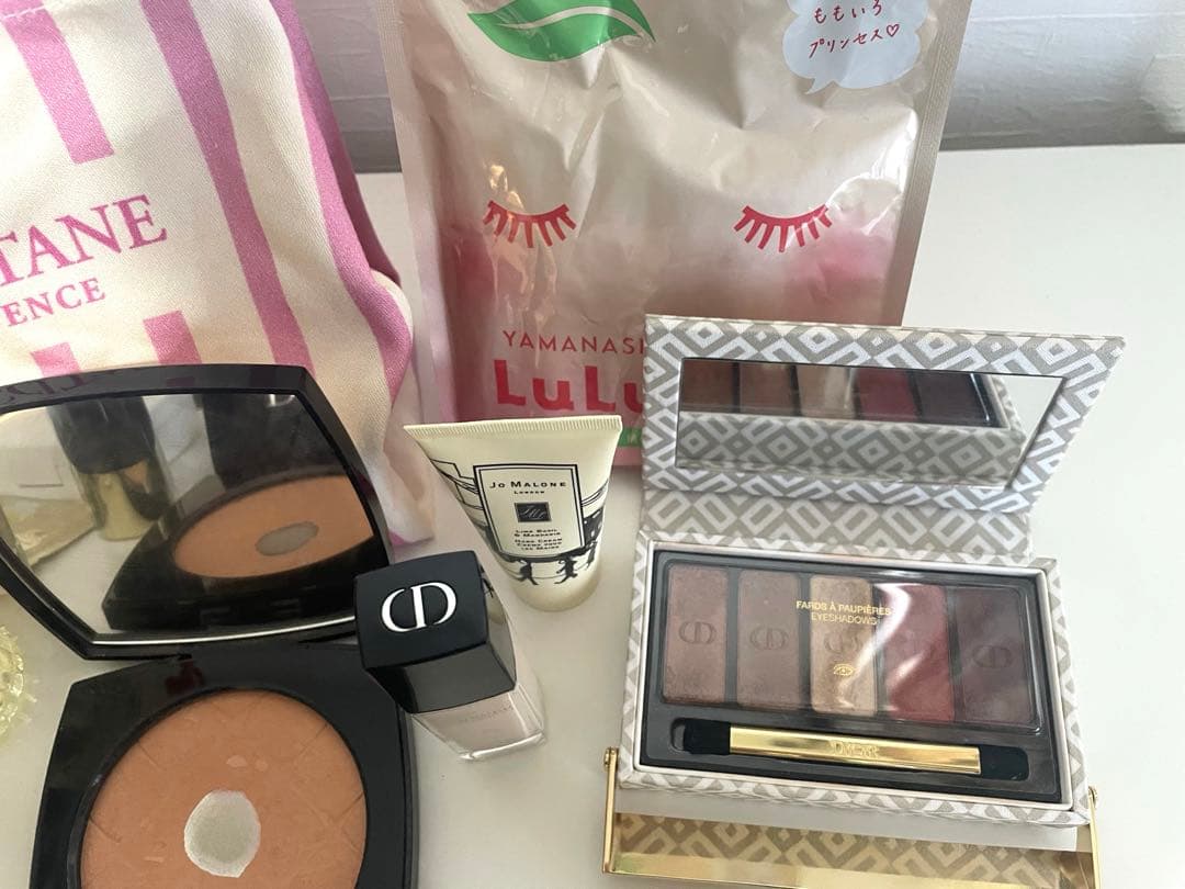 CHANEL、DIORホリデーYSLブラシ ＧIVENCHYデパコス等まとめ売り