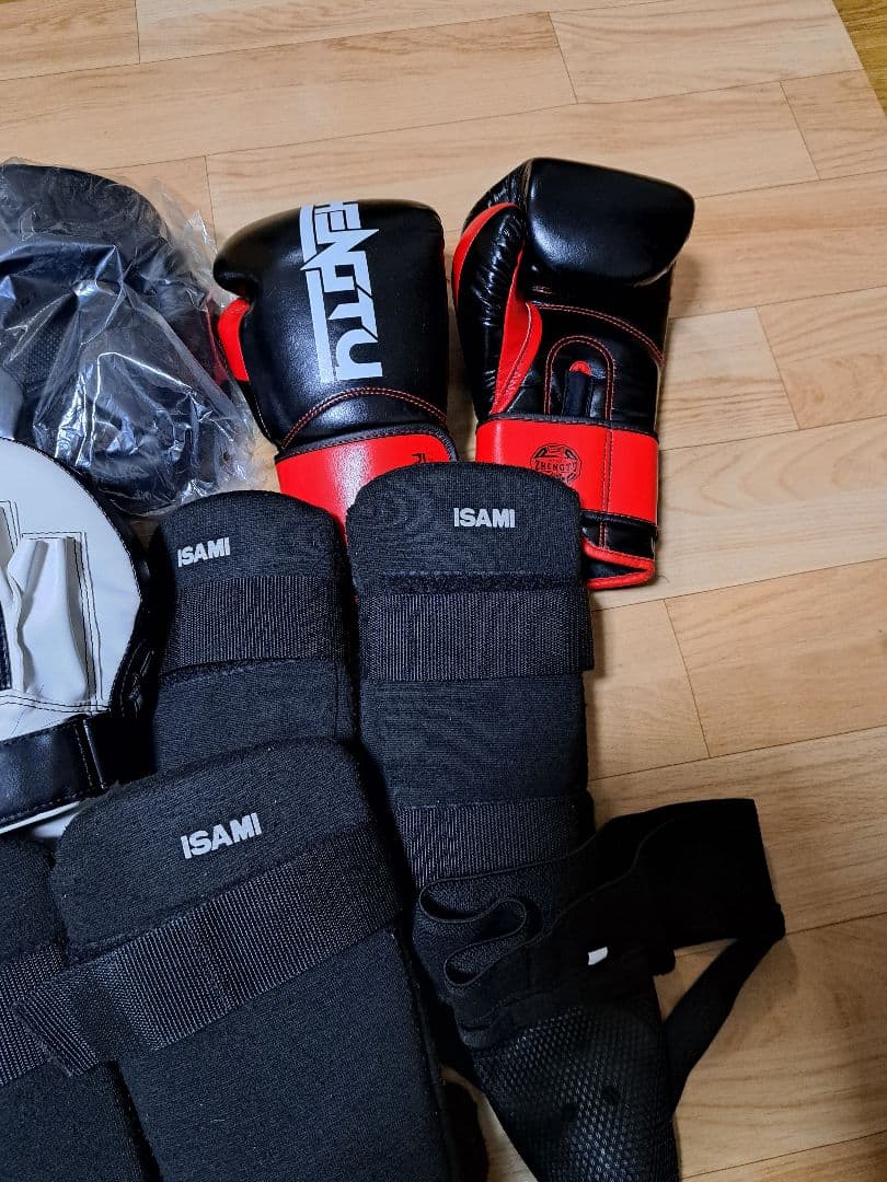 ZHENGTU グローブ ヘッドギア　レガース　等　セット　キックボクシング
