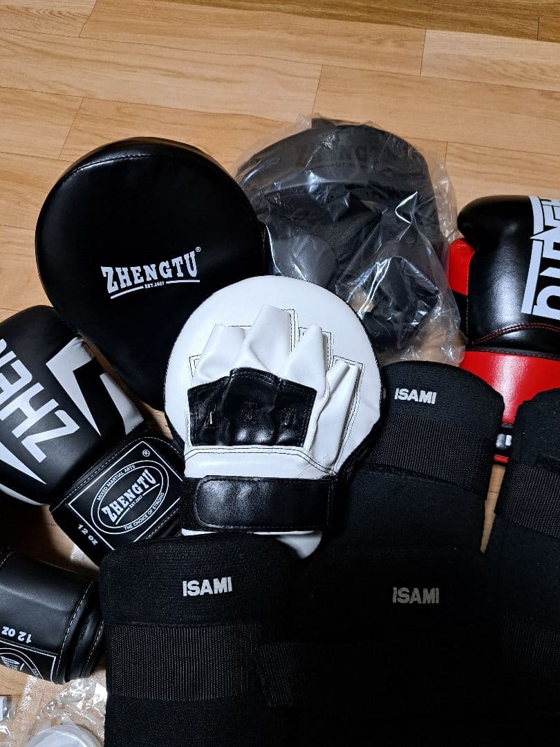 ZHENGTU グローブ ヘッドギア　レガース　等　セット　キックボクシング