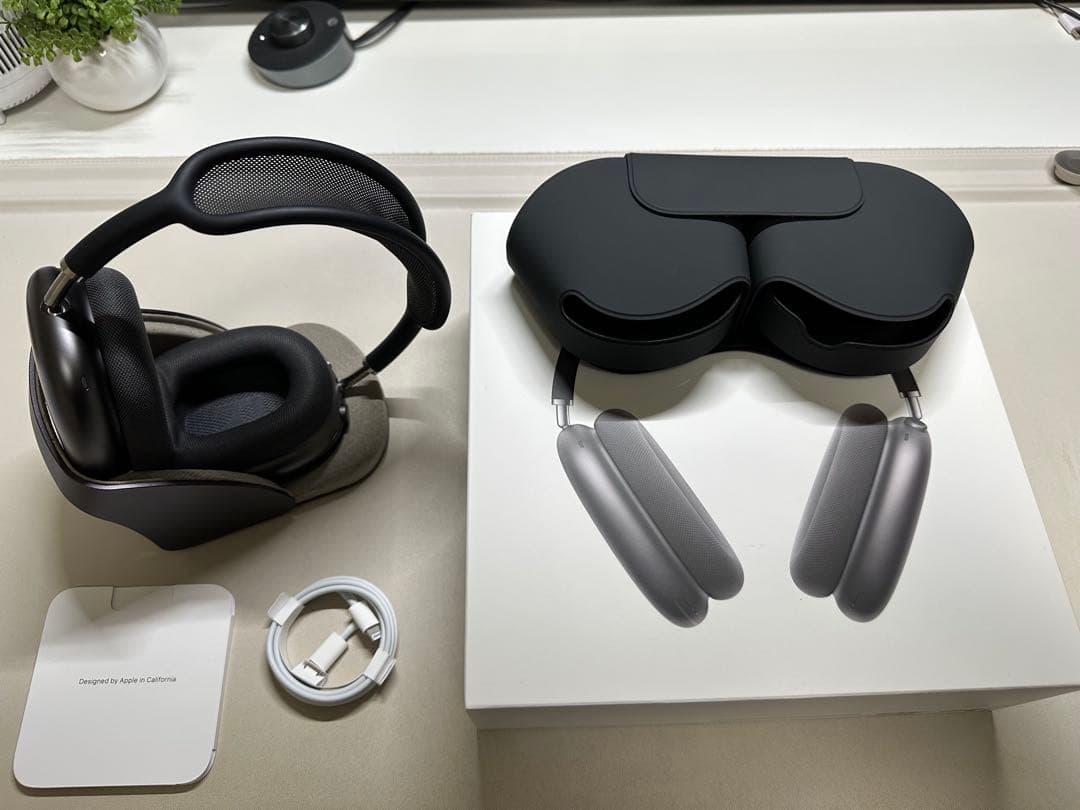未使用に近いApple Airpods Max SpaceGrayスタンドセット