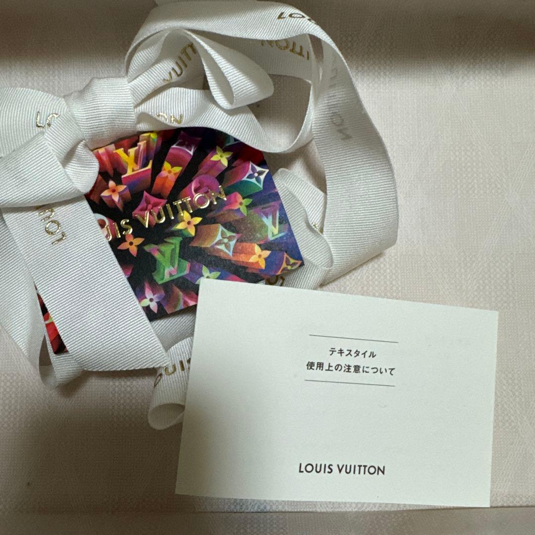 Louis Vuitton ピンク マフラー