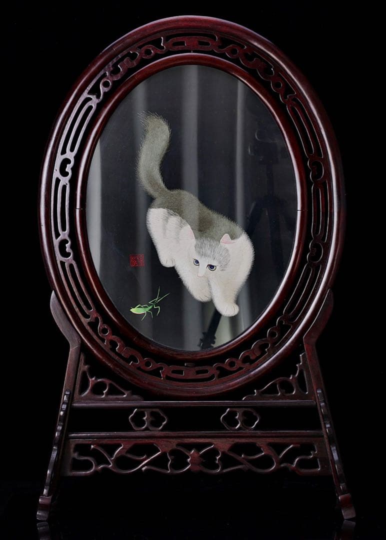 れ*い様 【極上工芸】中国蘇州 両面刺繍 猫とカマキリ 紫檀台付 衝立 高さ74