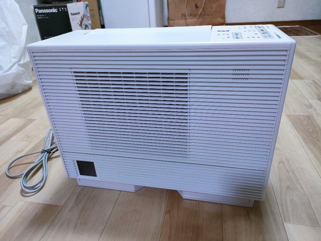 22年製 美品Panasonic F-YZXL60 除湿機