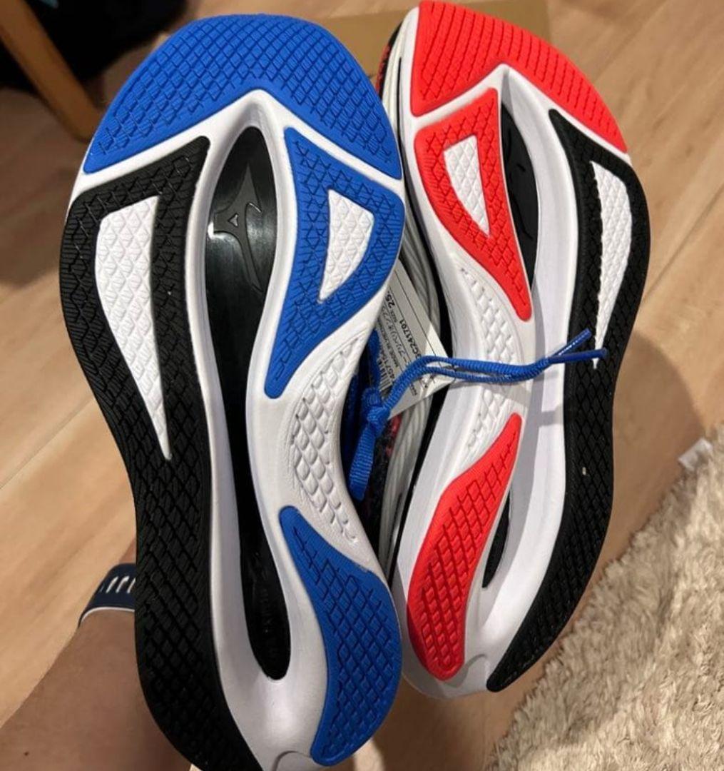 Mizuno ウェーブリベリオンフラッシュ2　 25.5cm