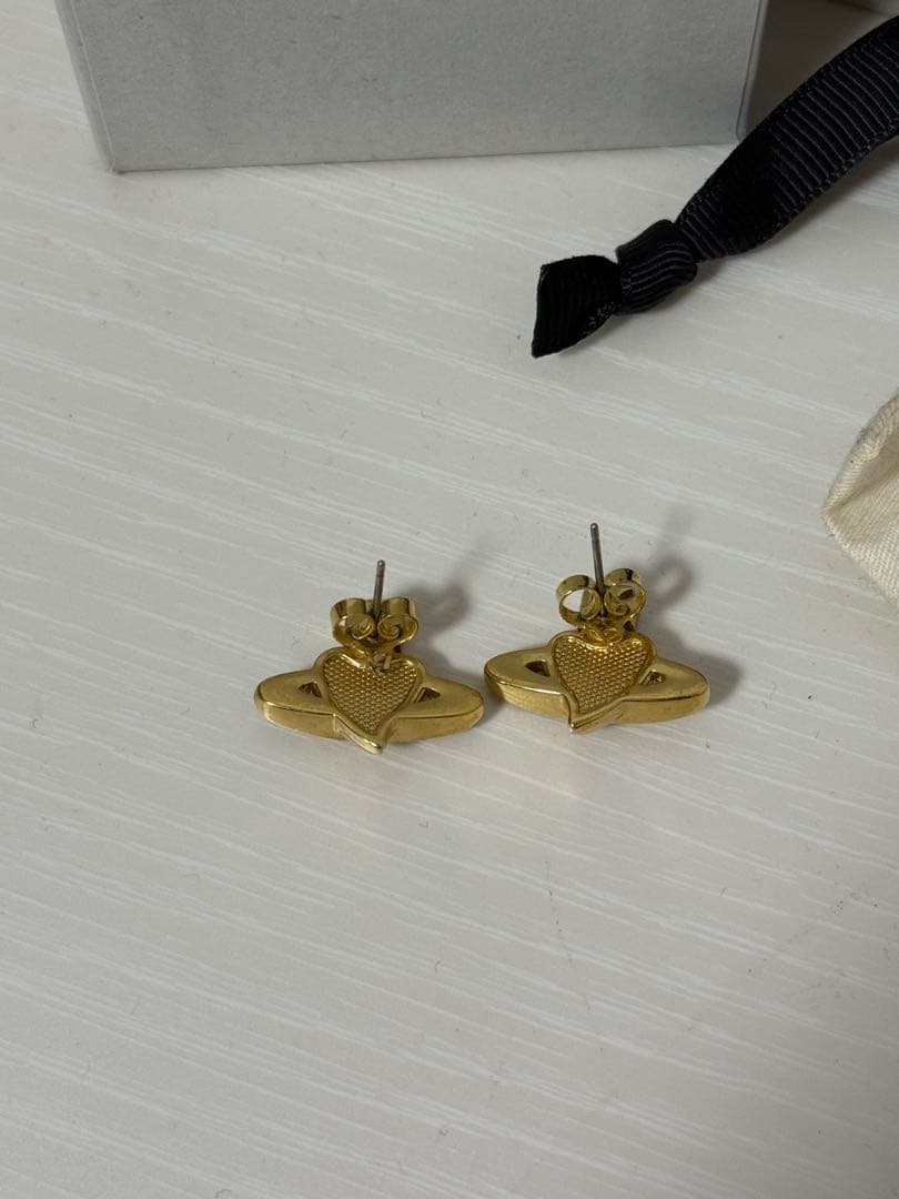 Vivienne Westwood ビビアンウエストウッド　ピアス