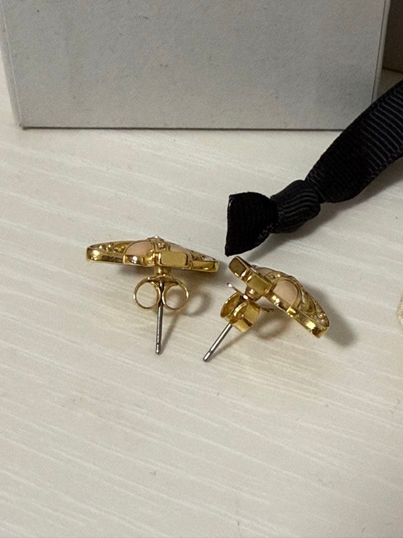 Vivienne Westwood ビビアンウエストウッド　ピアス