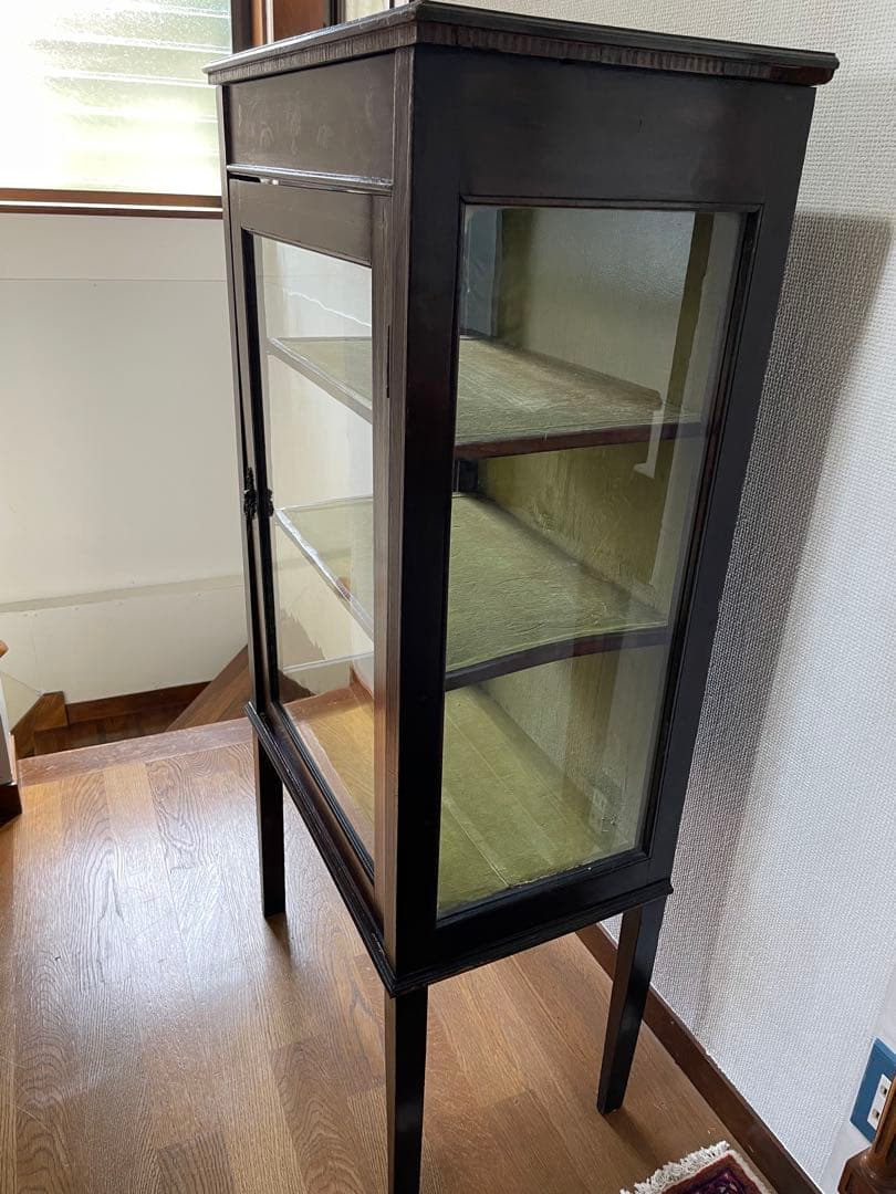 イギリスアンティーク　マホガニー ガラスキャビネット