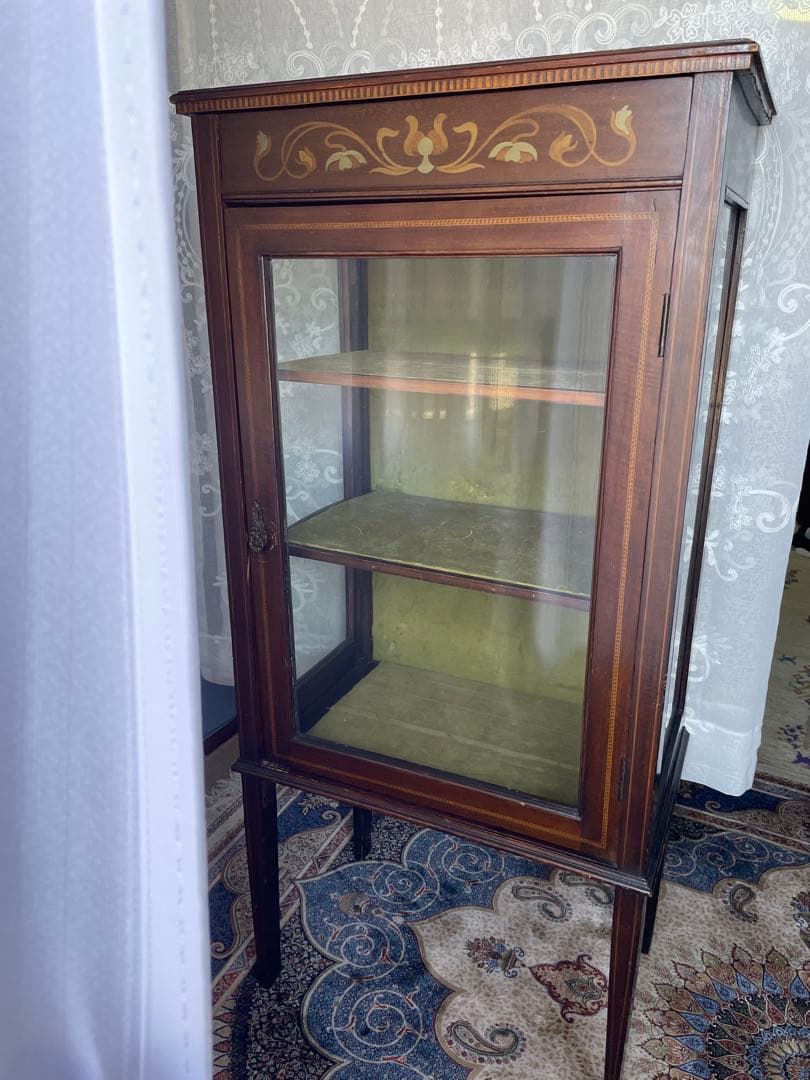 イギリスアンティーク　マホガニー ガラスキャビネット