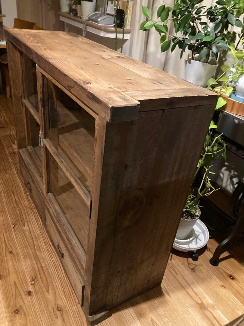 昭和レトロ　サイドボード　食器棚、戸棚、収納棚　ゆらゆらガラス　大正〜昭和初期②