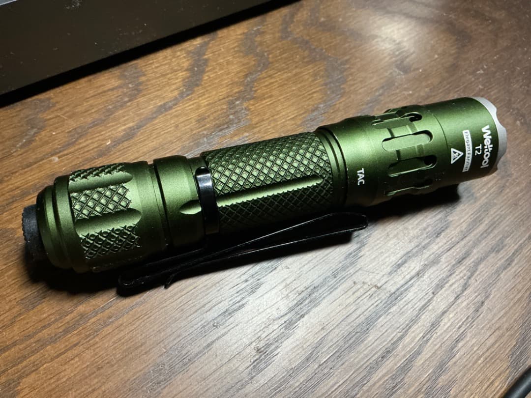 Weltool T2 TAC 1900ルーメン　タクティカルフラッシュライト
