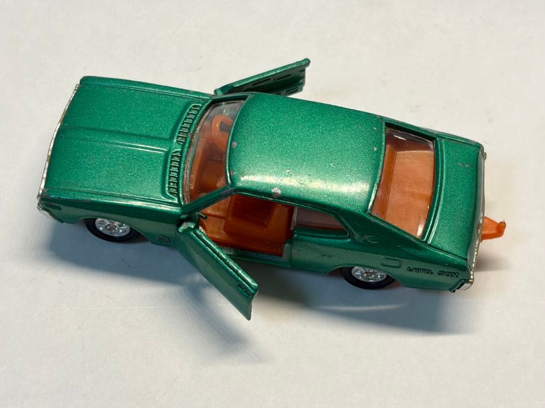 トミカ 黒箱 小田急特注 ニッサン ローレル 2000SGX 日本製 当時物