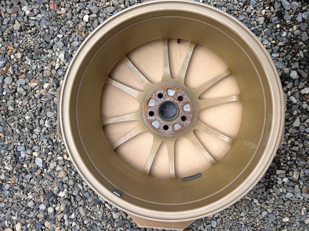 値下げ①OZウルトラレッジェーラ18インチゴールド5穴PCD100オフセット48