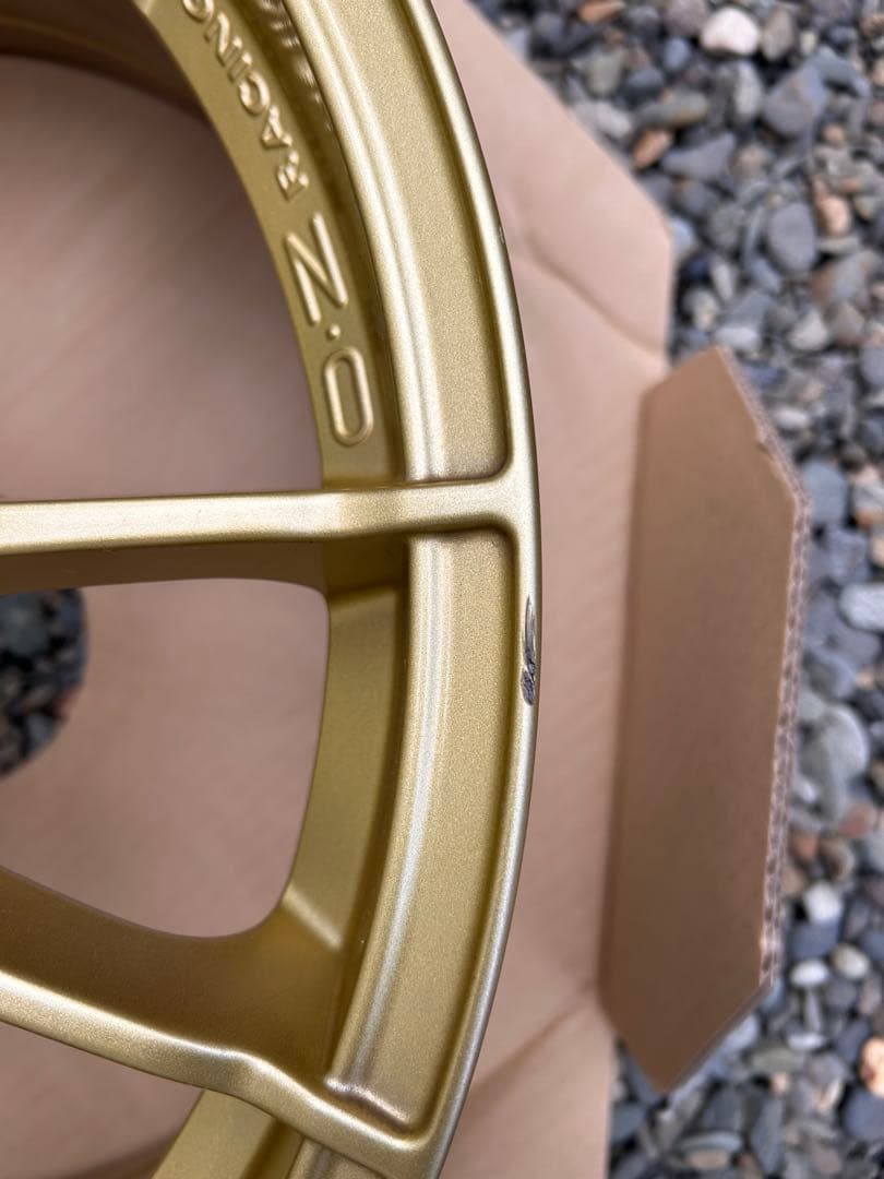 値下げ①OZウルトラレッジェーラ18インチゴールド5穴PCD100オフセット48