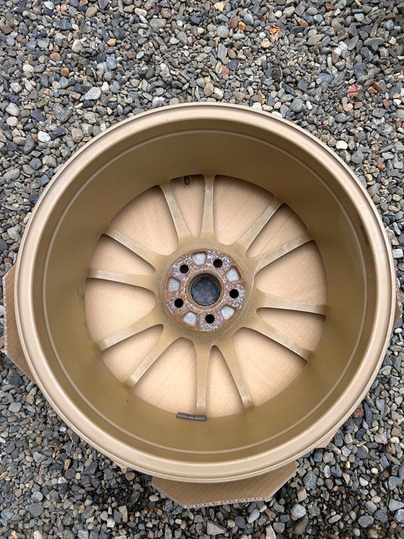 値下げ①OZウルトラレッジェーラ18インチゴールド5穴PCD100オフセット48