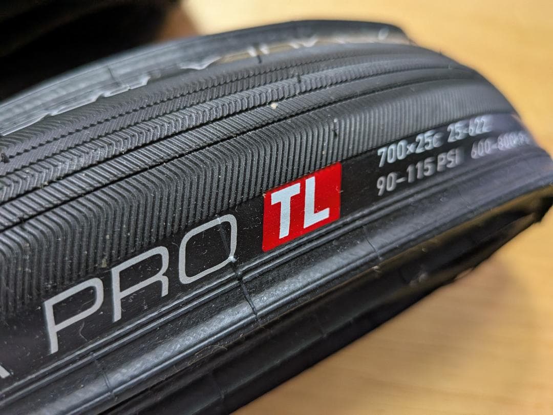 美品 IRC Formula Pro RBCC 25c TL 2本セット タイヤ