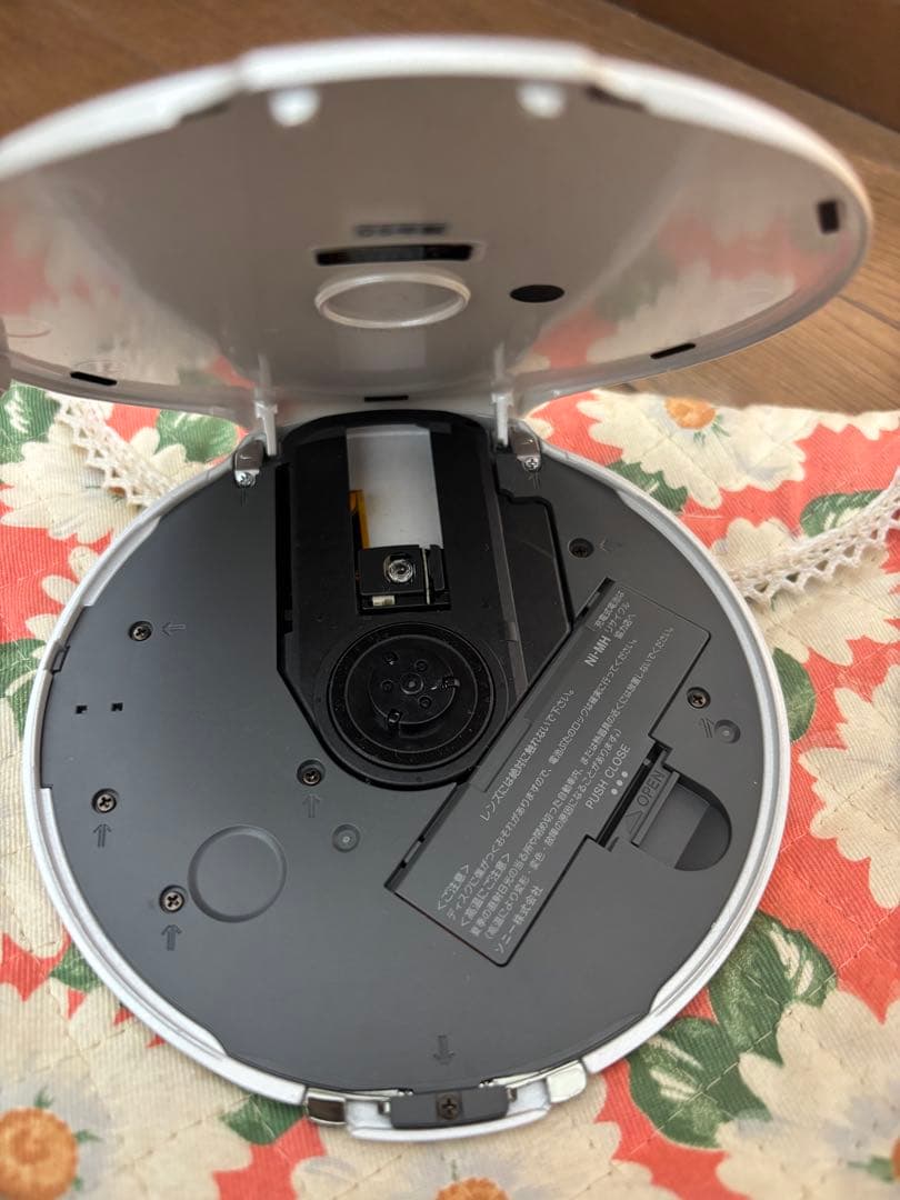 ポータブルプレーヤー SONY CD WALKMAN D-NE20