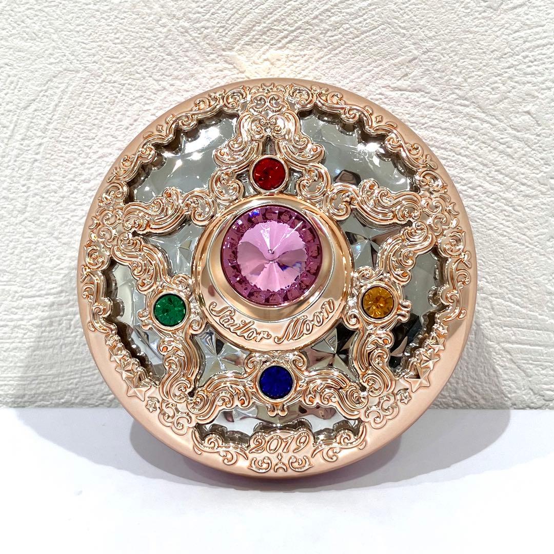 セーラームーン シャイニングムーン パウダー 2019 未使用 フェイスパウダー