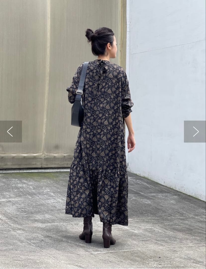 ビアズリー　ロングワンピース　黒　花柄　後ろリボン付き