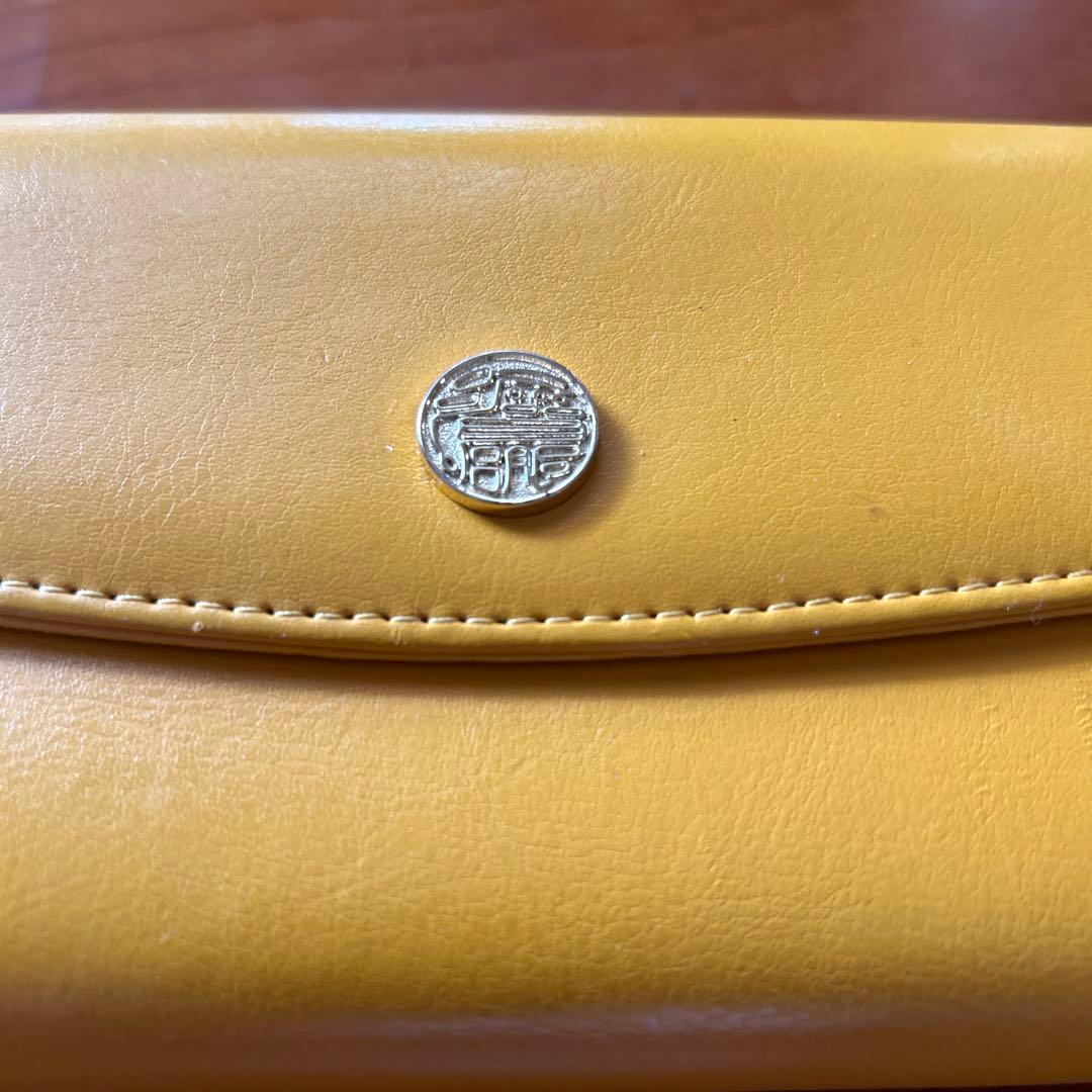 開運財布イエロー 長財布 金属製ボタン付き