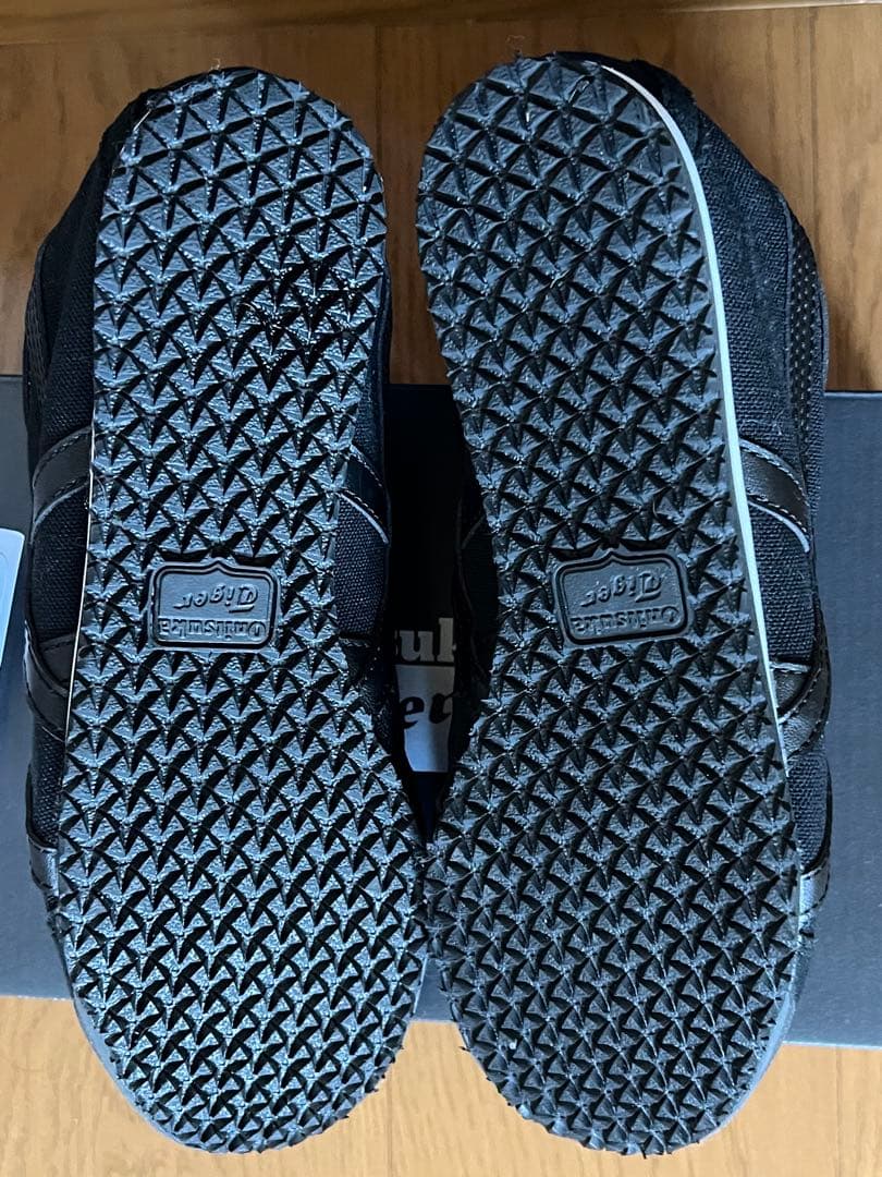 Onitsuka Tiger ブラック スニーカー スリッポン