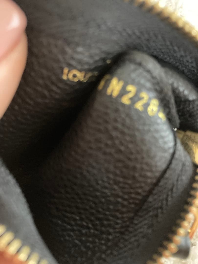 LOUIS VUITTON レザーキーケース モノグラム ポシェット・クレ