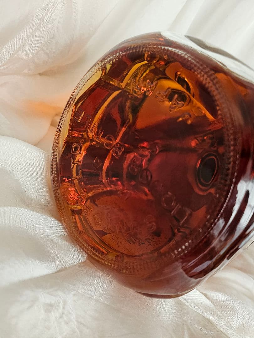 大*本様 サントリー ウイスキー 角 ガラス瓶　亀甲　1920ml　 未開封