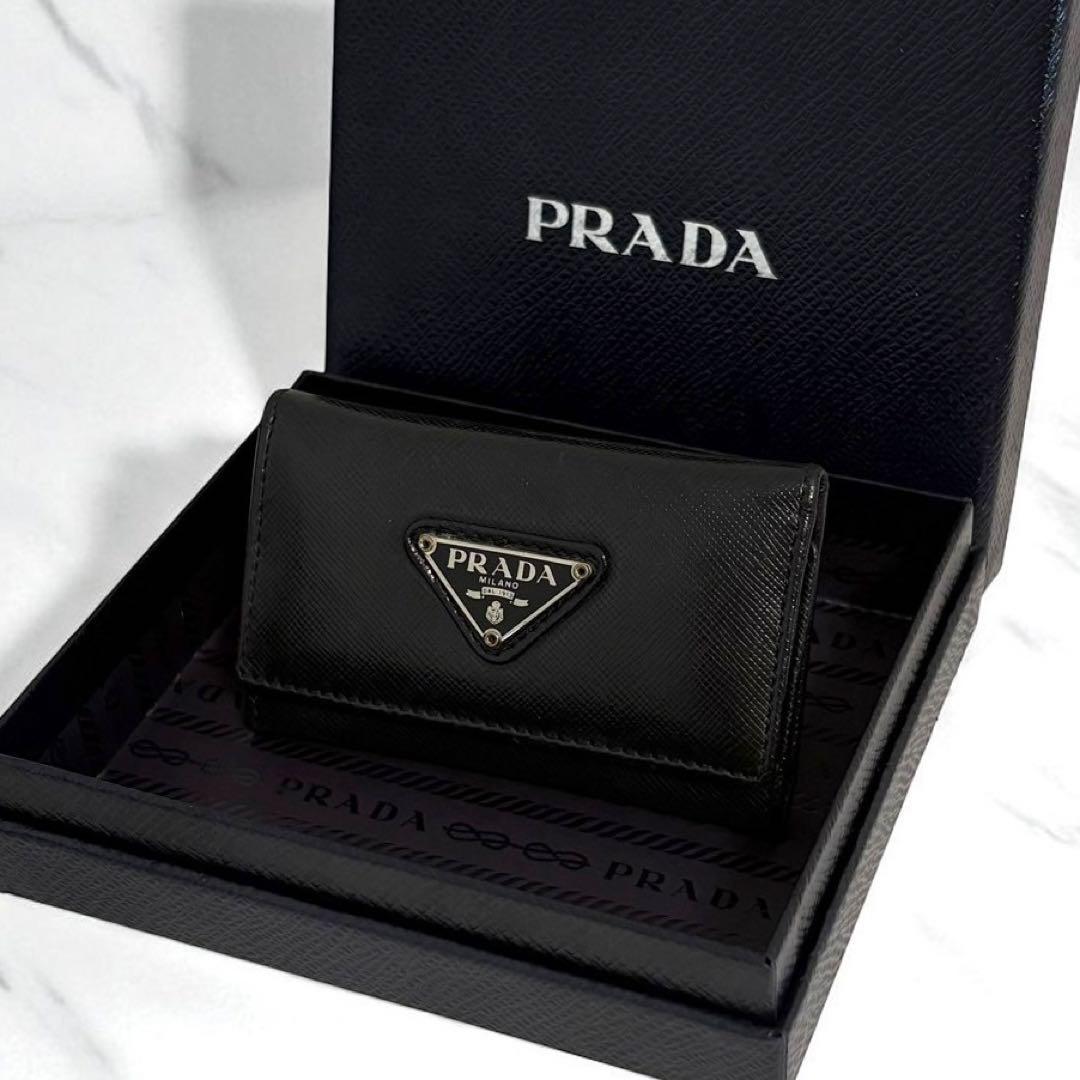 美品✨ プラダ　6連 キーケース　三角ロゴ　サフィアーノレザー　ブラック