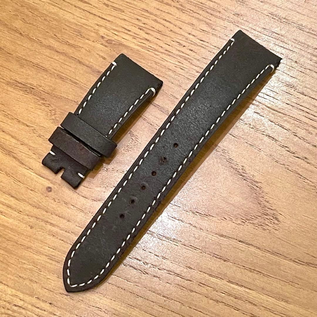 TUDOR チューダー　チュードル　革