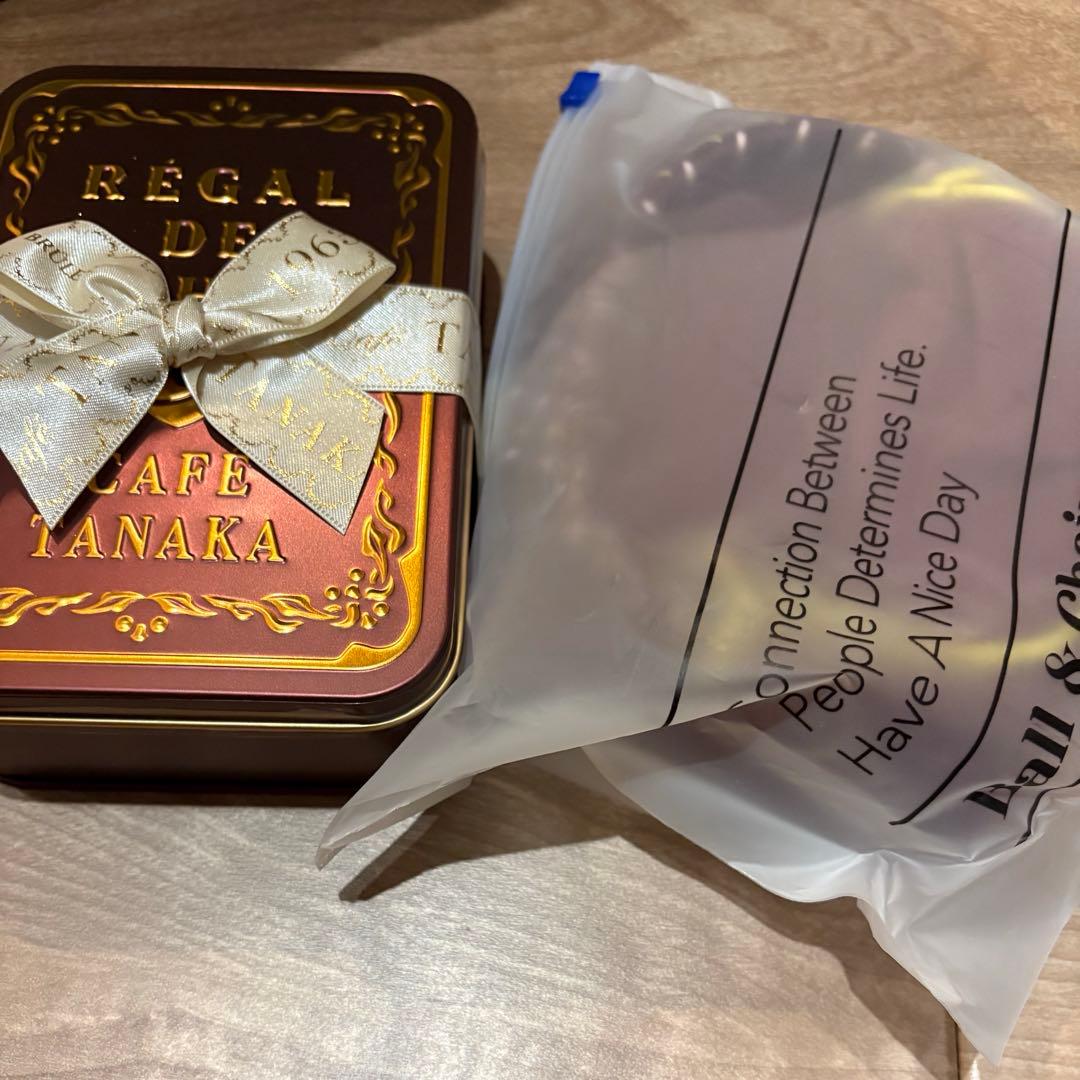 ボールアンドチェーン　カフェタナカ　クッキー缶