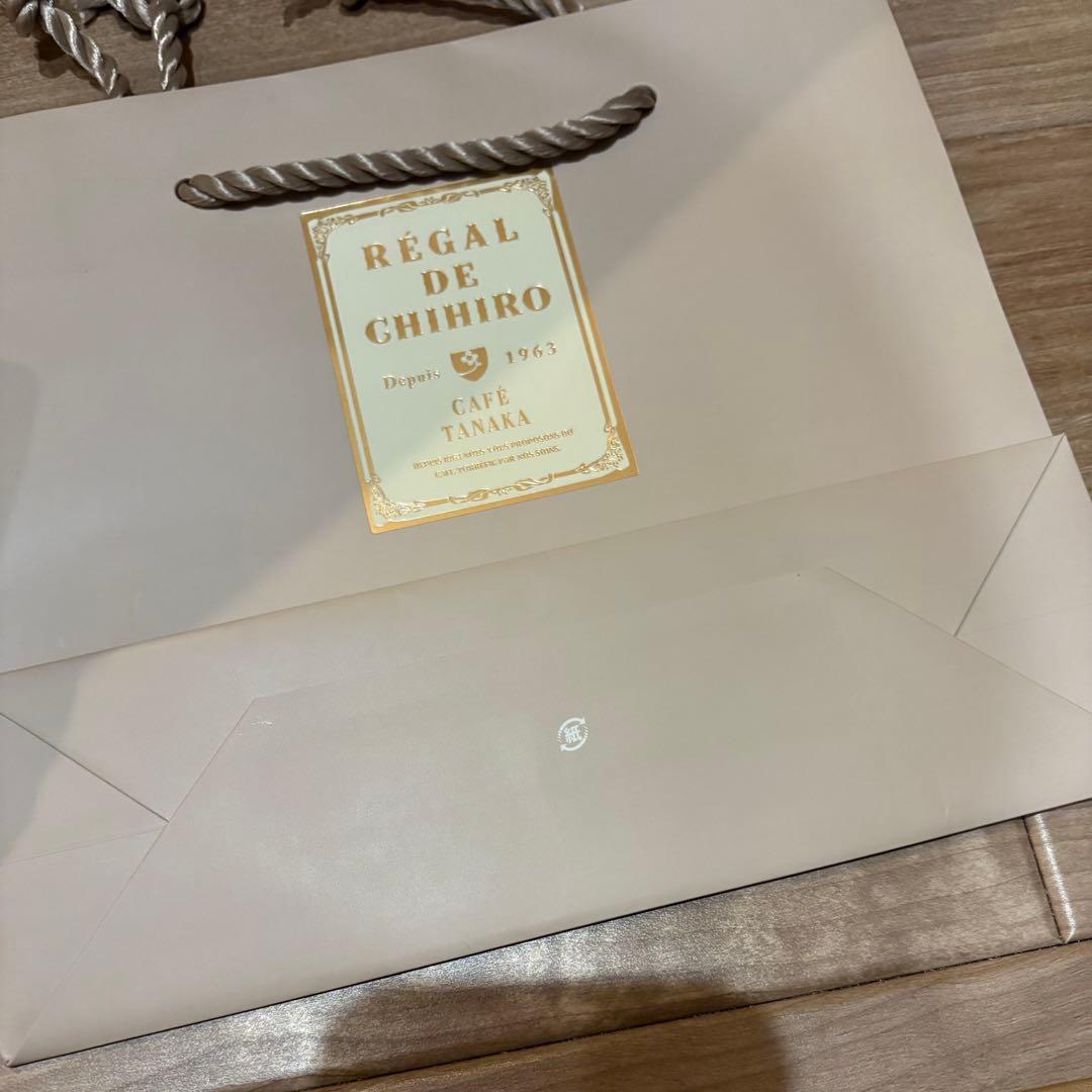 ボールアンドチェーン　カフェタナカ　クッキー缶