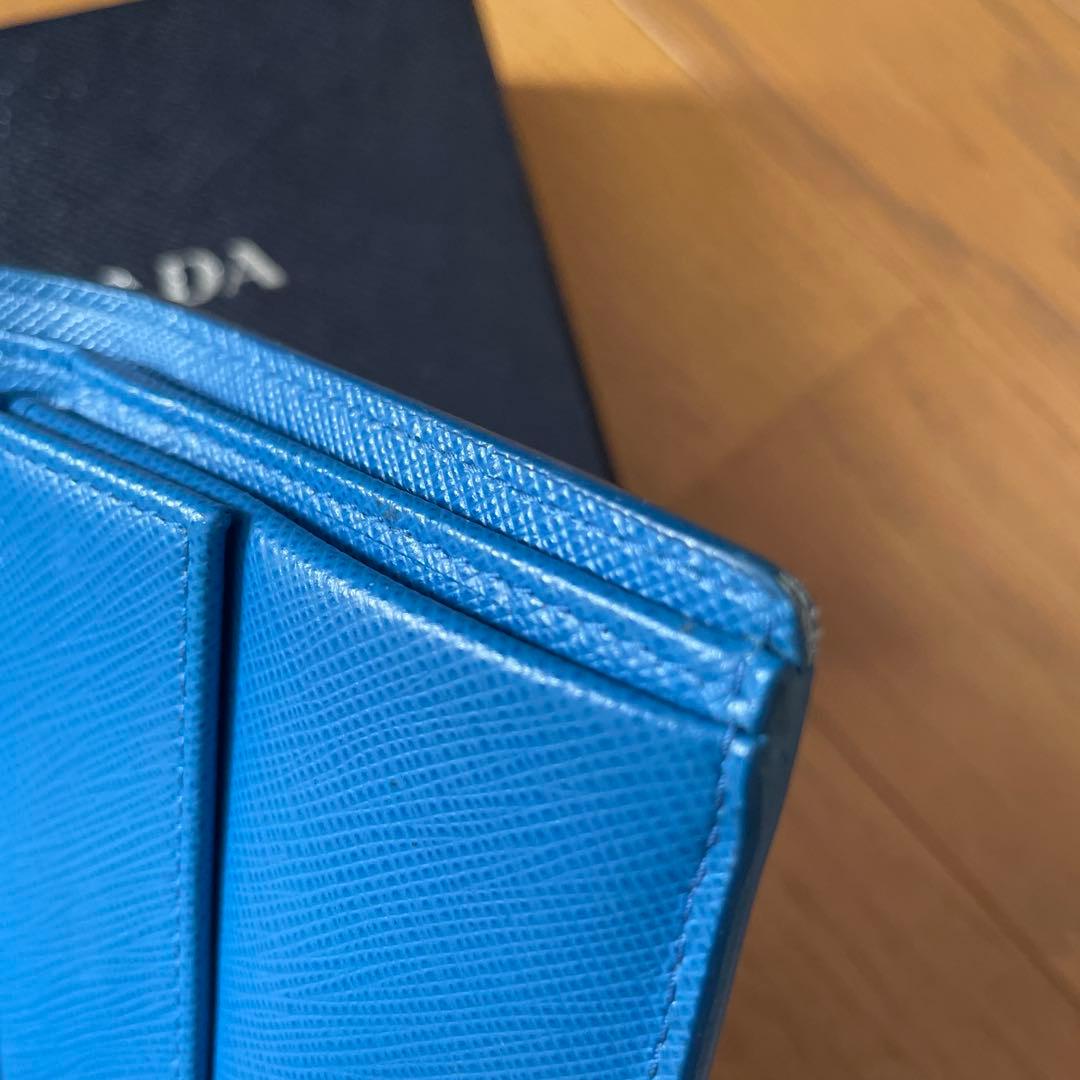 PRADA 二つ折り財布 青