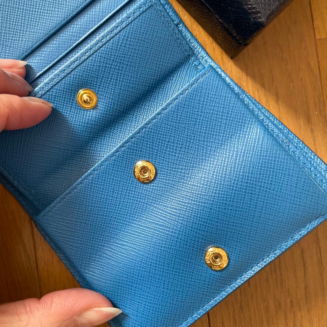 PRADA 二つ折り財布 青