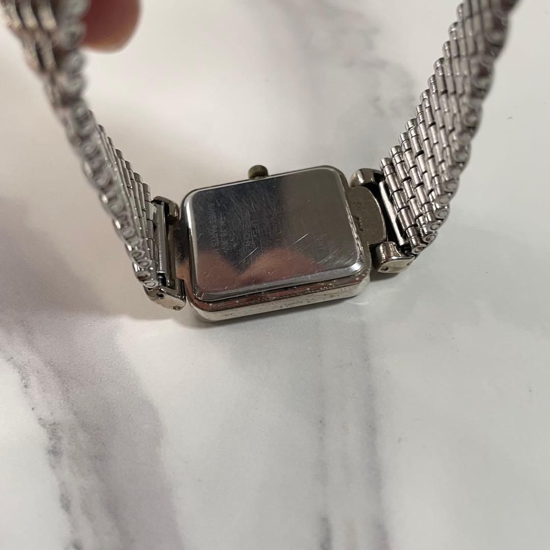 商談中GIVENCHY ジバンシー　スクエア　ネイビー文字盤　腕時計