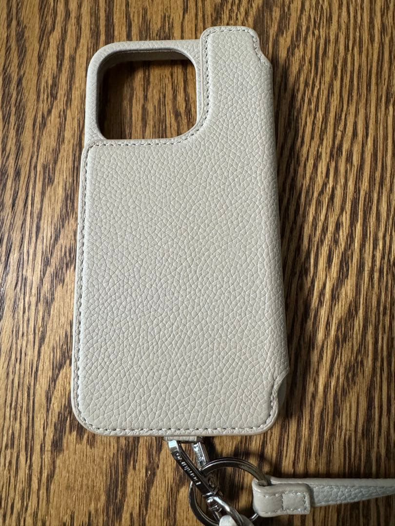 美品 DEMIU POCHEFLAT iPhone15Pro ケース　ストラップ