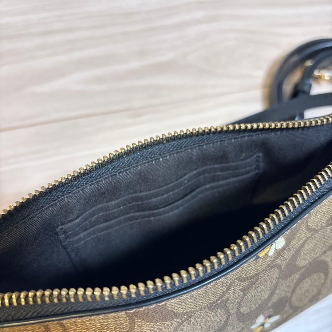 【極美品】 coach 蜂beeシグネチャー　ショルダーバック