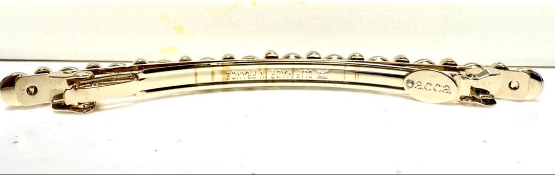 【新品・未使用】 acca ベリーバレッタ　グレージュ　袋・箱付き