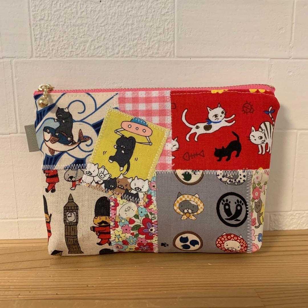 感謝価格　SALE 猫柄　パッチワーク　16cmファスナーポーチ 人気