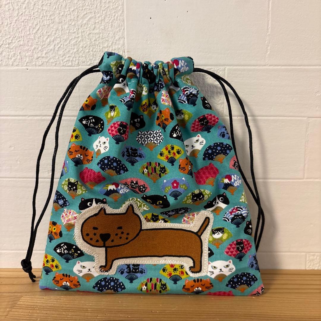 感謝価格　SALE 猫柄　パッチワーク　16cmファスナーポーチ 人気