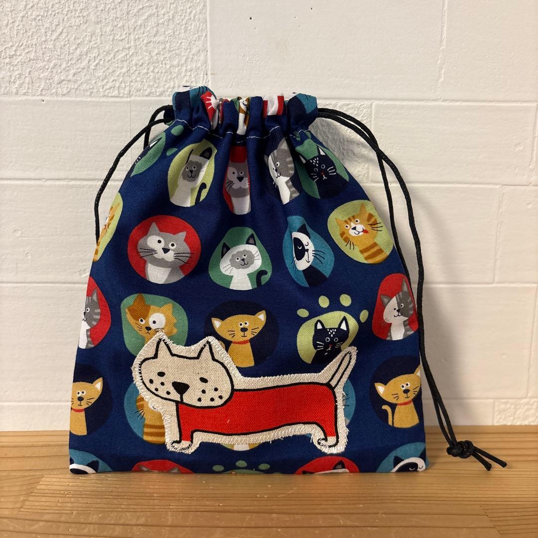 感謝価格　SALE 猫柄　パッチワーク　16cmファスナーポーチ 人気