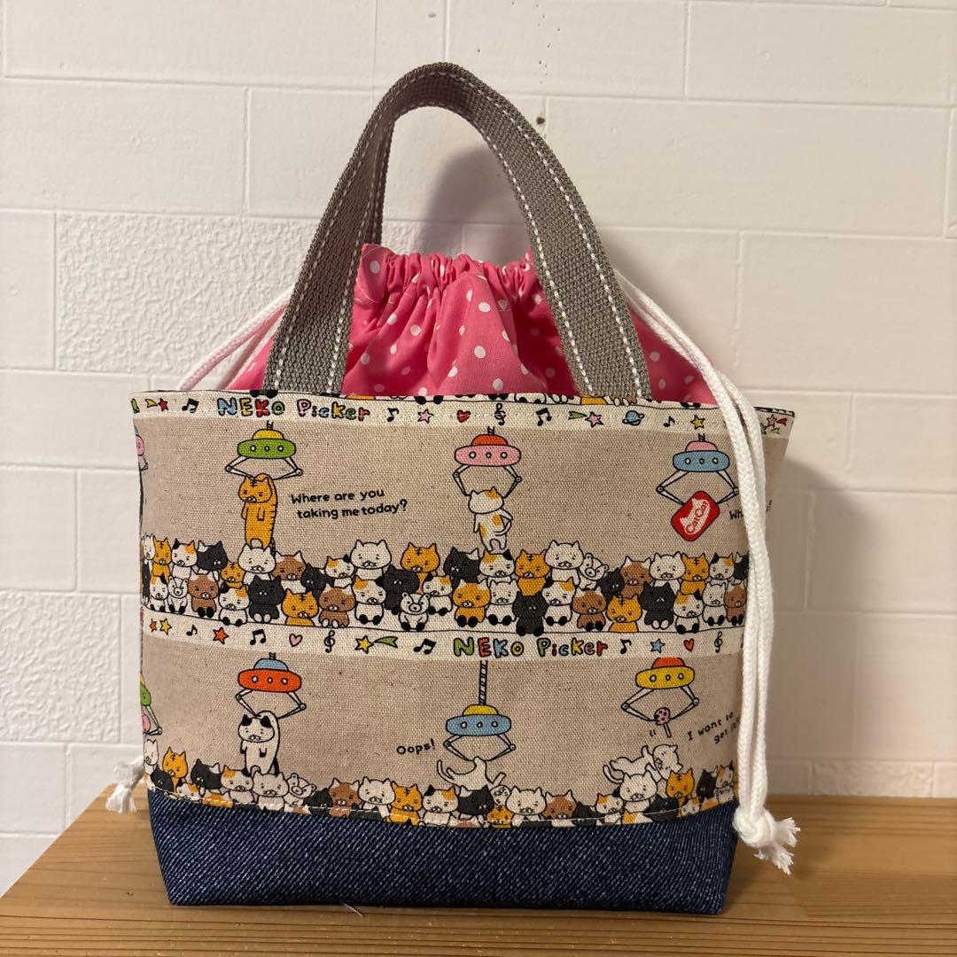 感謝価格　SALE 猫柄　パッチワーク　16cmファスナーポーチ 人気